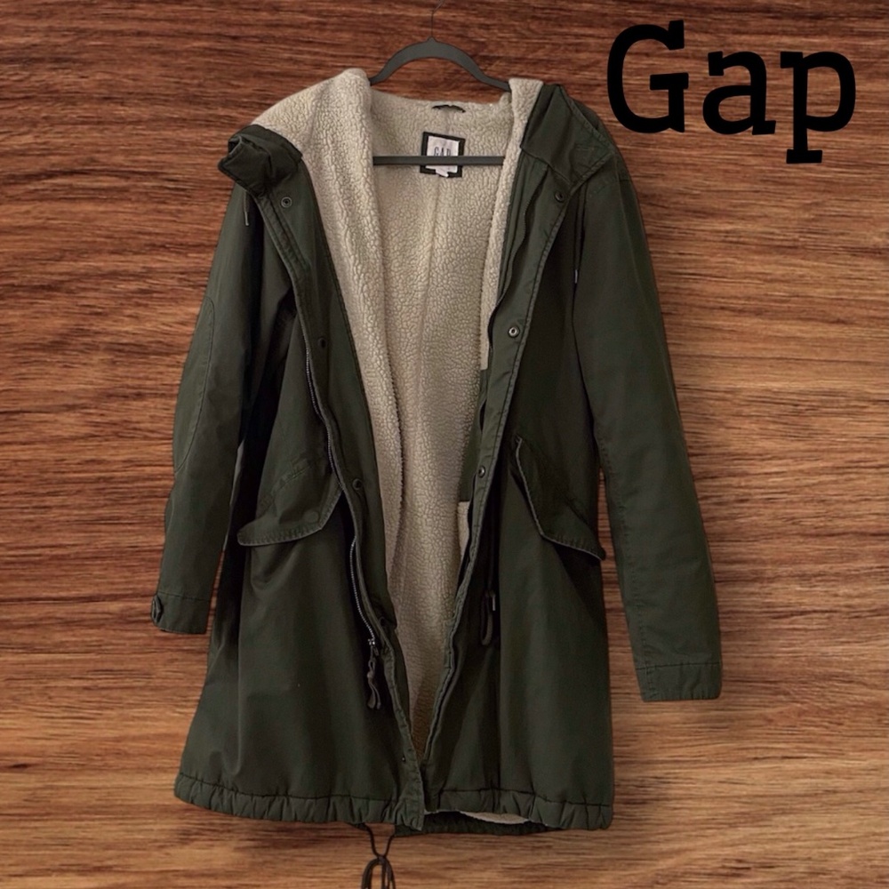 GAP Army green parka Size XL